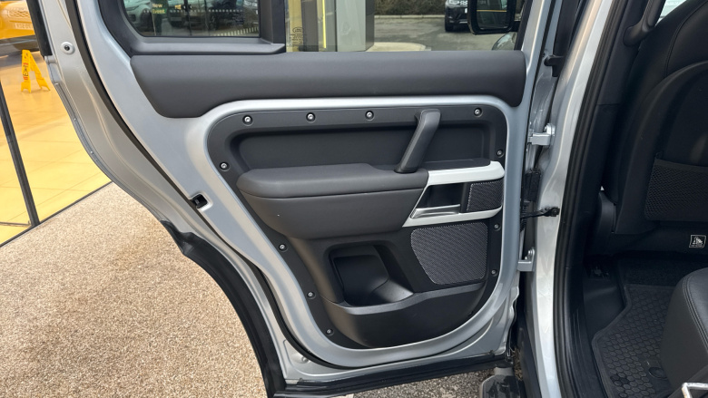 Land Rover Defender 3.0 D250 XS Edition 110 5dr Auto Diesel Estate